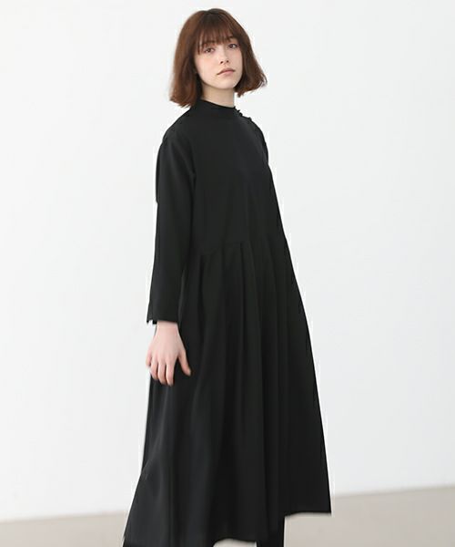 Mochi.モチ.hight neck tuck dress [ma22-op-04/black]