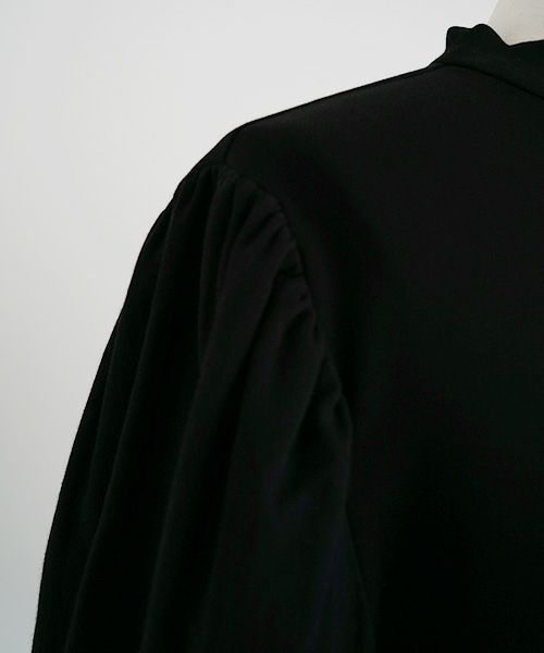 Mochi.モチ.volume sleeve tops [ma22-to-01/black]