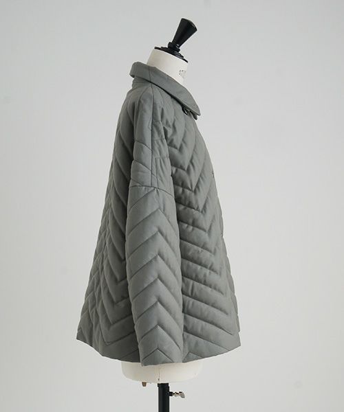 Mochi.モチ.quilted jacket [ma22-jk-02/green grey]