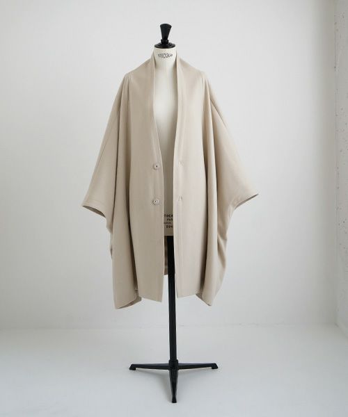 Mochi モチ cape coat [ma22-co-02/off beige]