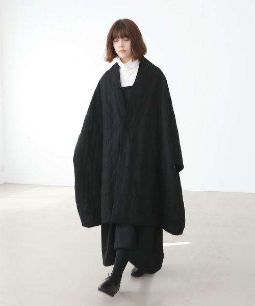 Mochi.モチ.quilted cape  coat [ma22-co-02/black quilted・]