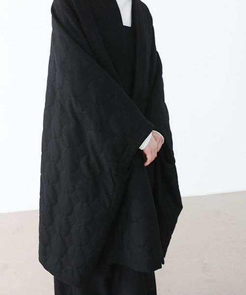 Mochi.モチ.quilted cape  coat [ma22-co-02/black quilted・]