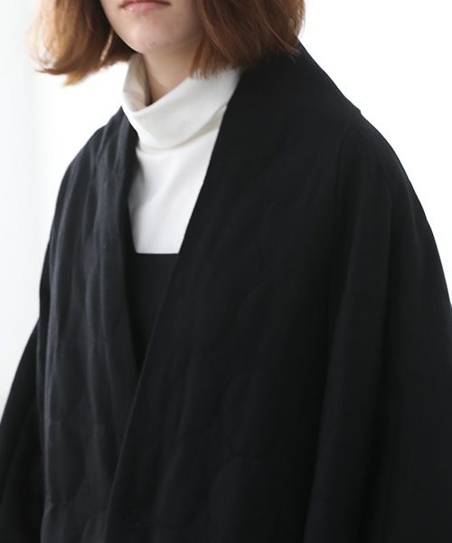 Mochi.モチ.quilted cape  coat [ma22-co-02/black quilted・]