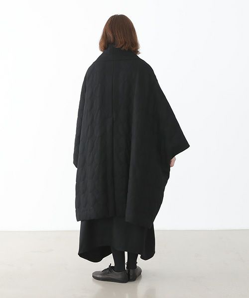 Mochi.モチ.quilted cape  coat [ma22-co-02/black quilted・]