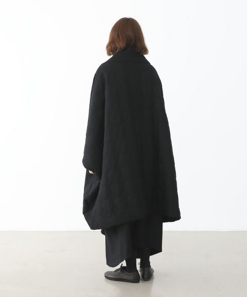 Mochi.モチ.quilted cape  coat [ma22-co-02/black quilted・]