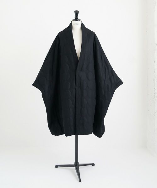 Mochi.モチ.quilted cape  coat [ma22-co-02/black quilted・]