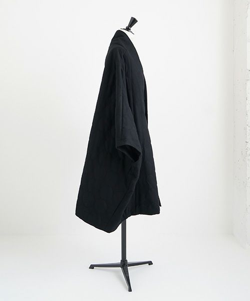 Mochi.モチ.quilted cape  coat [ma22-co-02/black quilted・]
