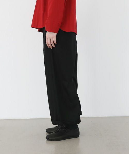 Mochi.モチ.asymmetry wide pants [ma22-pt-02/black/・1]