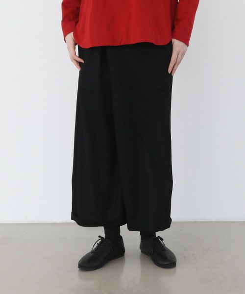 Mochi.モチ.asymmetry wide pants [ma22-pt-02/black/・1]