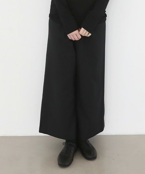 Mochi.モチ.asymmetry wide pants [ma22-pt-02/black/・1]