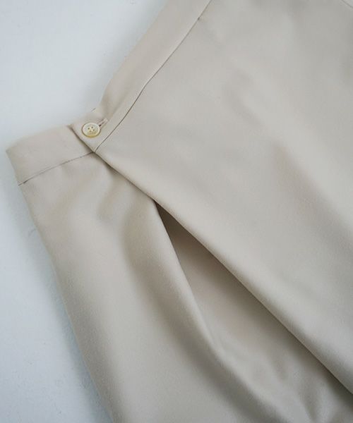 Mochi.モチ.asymmetry wide pants [ma22-pt-02/off beige]