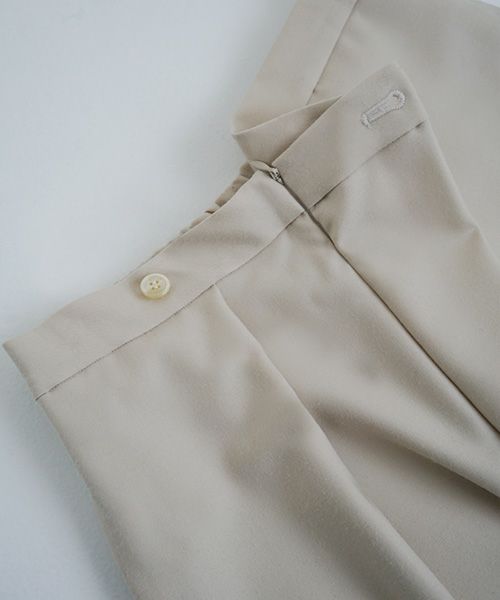 Mochi.モチ.asymmetry wide pants [ma22-pt-02/off beige]