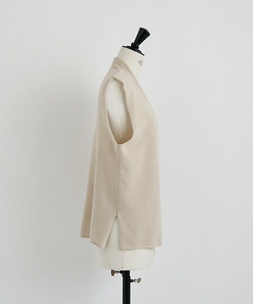 Mochi.モチ.cashmere v-neck vest [ma22-kn-01/off white]