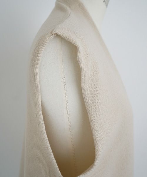 Mochi.モチ.cashmere v-neck vest [ma22-kn-01/off white]