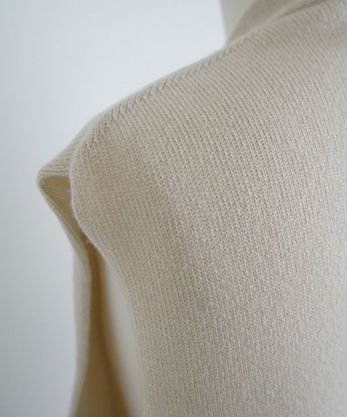 Mochi.モチ.cashmere v-neck vest [ma22-kn-01/off white]