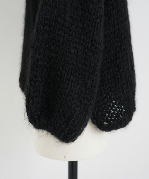 Mochi.モチ.hand knitted sweater [ma22-kn-04/black]