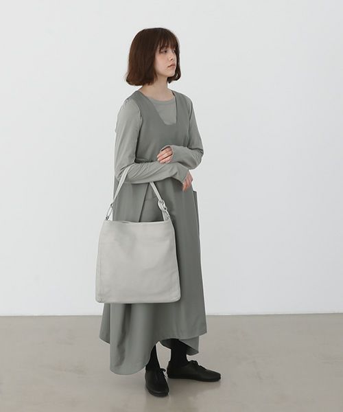 Mochi.モチ.square shoulder bag [ma-pro-16-/green grey]