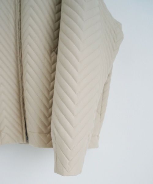 VU.ヴウ.zigzag stand collar bluson vu-a22-b12[OFF WHITE]_