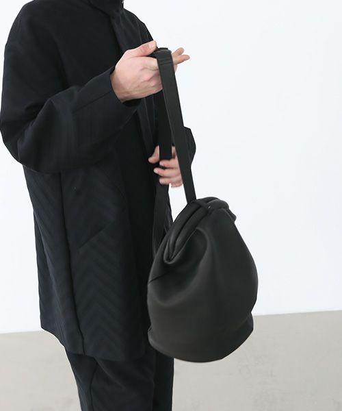 VU PRODUCT.ヴウプロダクト.vu-product-B11[BLACK].gama one-shoulder rucksack.