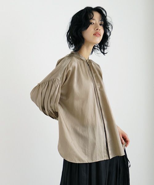 suzuki takayuki.スズキタカユキ.puff-sleeve blouse [T001-12/bay leaf]