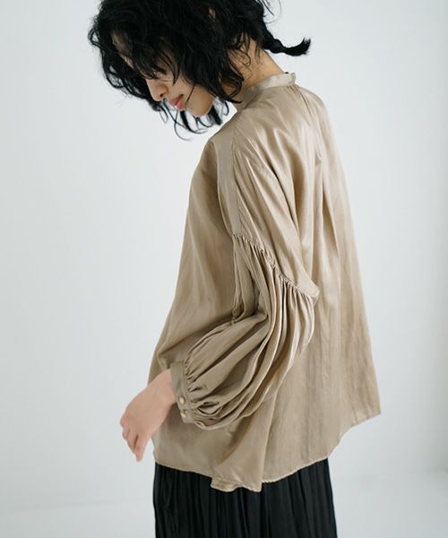 suzuki takayuki.スズキタカユキ.puff-sleeve blouse [T001-12/bay leaf]