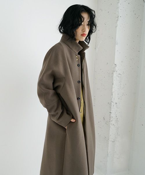 suzuki takayuki.スズキタカユキ.standing-collar coat.[A233-04/tauni olive]