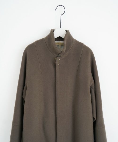 suzuki takayuki.スズキタカユキ.standing-collar coat.[A233-04/tauni olive]
