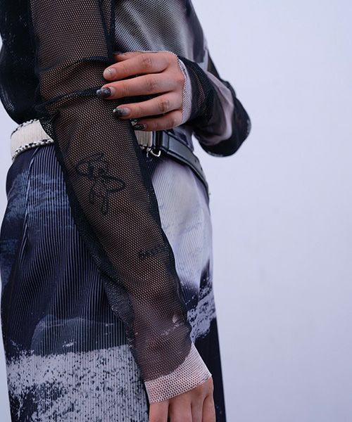BALMUNG  バルムング.22AW25 グラフィックメッシュトップ[ブラック]