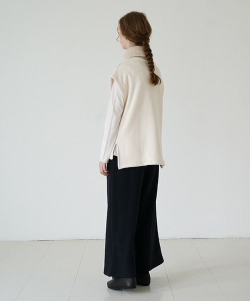 Mochi / home&miles.モチ / ホーム＆マイルズ.turtle neck vest [light beige]