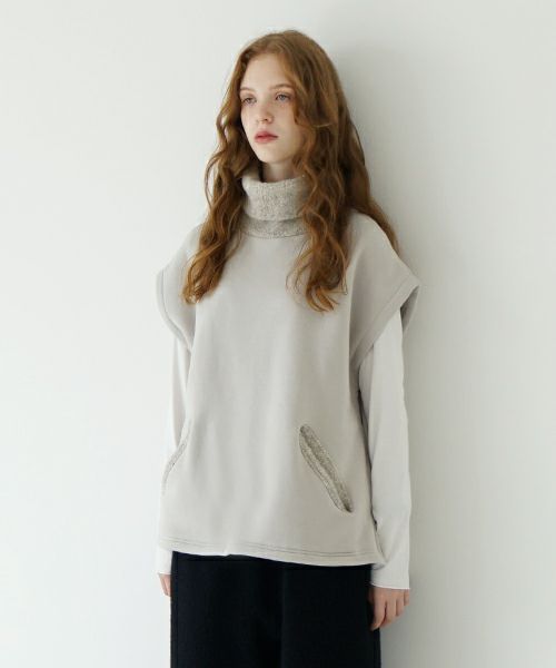 Mochi / home&miles.モチ / ホーム＆マイルズ.turtle neck vest [greige]