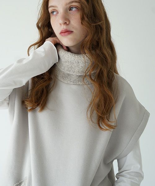 Mochi / home&miles.モチ / ホーム＆マイルズ.turtle neck vest [greige]