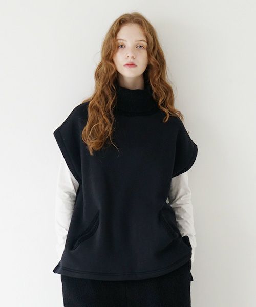 Mochi / home&miles.モチ / ホーム＆マイルズ.turtle neck vest [black]