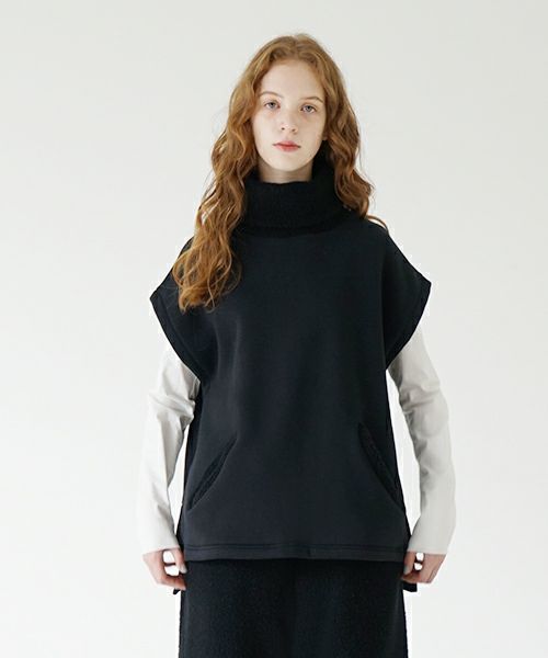 Mochi / home&miles.モチ / ホーム＆マイルズ.turtle neck vest [black]