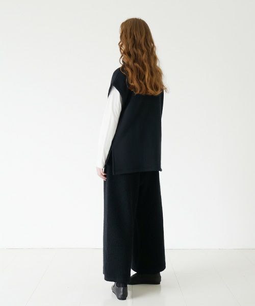 Mochi / home&miles.モチ / ホーム＆マイルズ.turtle neck vest [black]