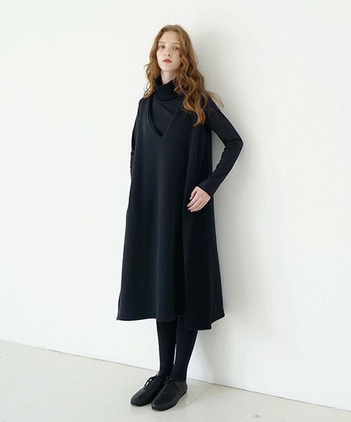 Mochi / home&miles.モチ / ホーム＆マイルズ.v-neck one piece [black]