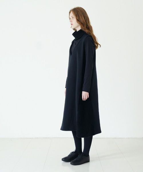 Mochi / home&miles.モチ / ホーム＆マイルズ.v-neck one piece [black]