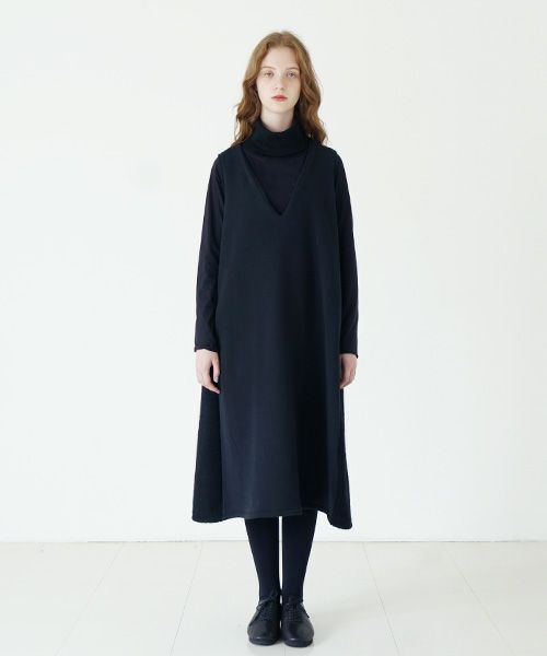 Mochi / home&miles.モチ / ホーム＆マイルズ.v-neck one piece [black]