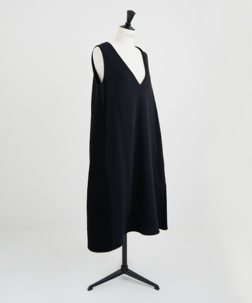 Mochi / home&miles.モチ / ホーム＆マイルズ.v-neck one piece [black]