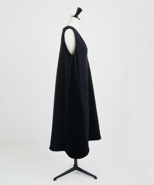 Mochi / home&miles.モチ / ホーム＆マイルズ.v-neck one piece [black]
