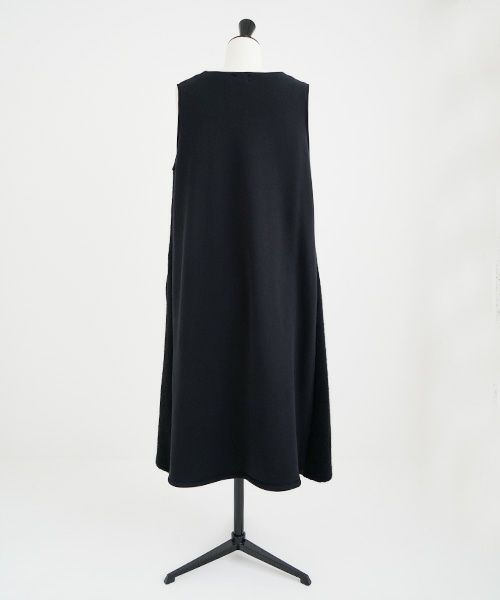 Mochi / home&miles.モチ / ホーム＆マイルズ.v-neck one piece [black]