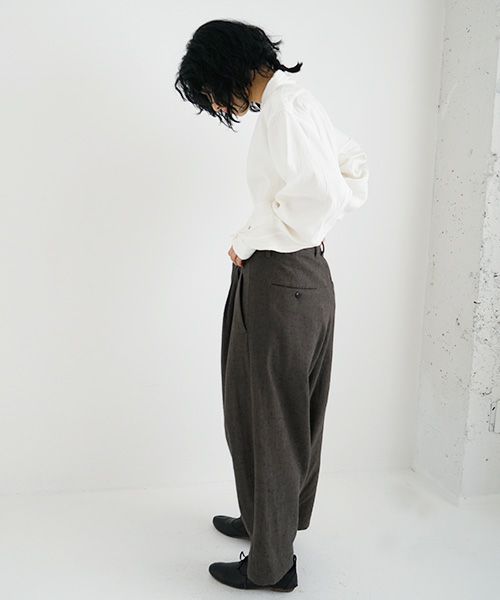 YANTOR.ヤントル.Stone Nep 2tuck Wide Pants[Y225PT04/CHARCOAL]