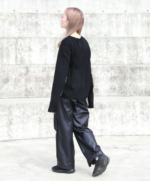 chloma.クロマ.“QUANTUM FOAM” ロングT[22ALT4/BLACK×LIGHT BLUE]