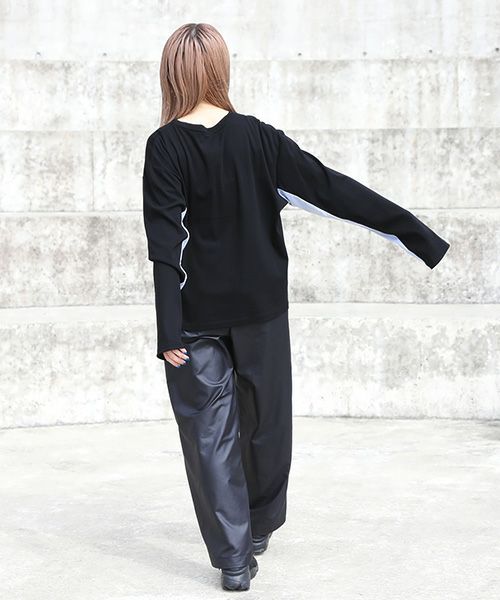 chloma.クロマ.“QUANTUM FOAM” ロングT[22ALT4/BLACK×LIGHT BLUE]