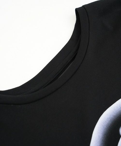 chloma.クロマ.“QUANTUM FOAM” ロングT[22ALT4/BLACK×LIGHT BLUE]