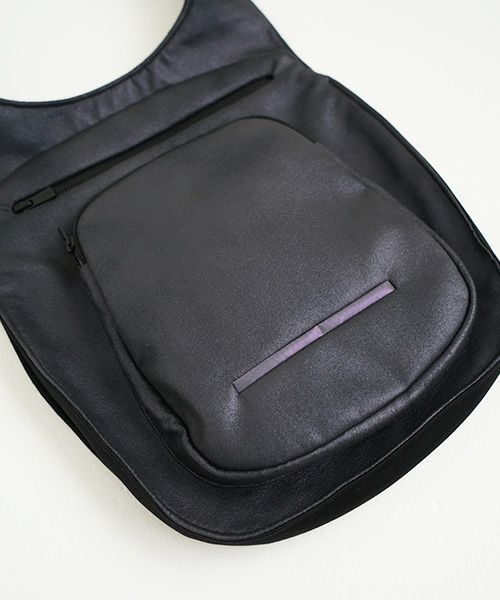 chloma.クロマ.ニューロボディバッグ[22AG2/NU BLACK]