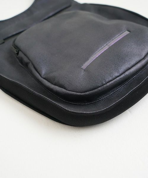 chloma.クロマ.ニューロボディバッグ[22AG2/NU BLACK]