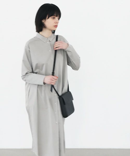 EDROBERTJUDSON.エドロバートジャドソン.molded pouch[ARC_B01Q BG-187/ 05.black]