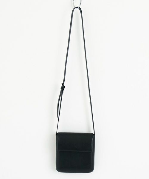 EDROBERTJUDSON.エドロバートジャドソン.molded pouch[ARC_B01Q BG-187/ 05.black]