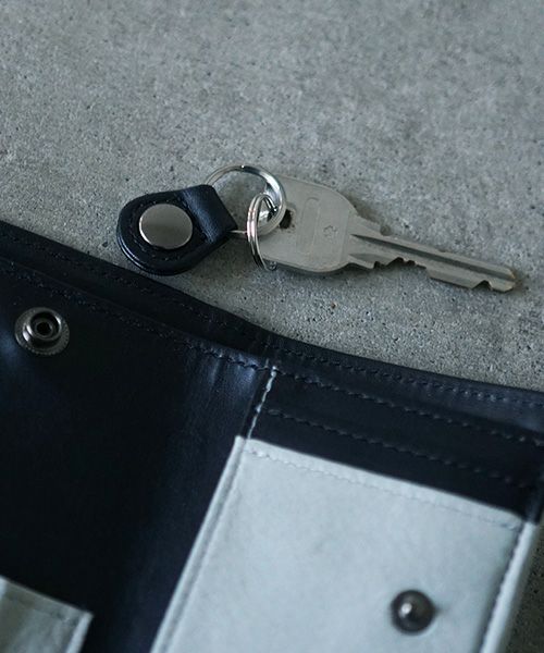 VU PRODUCT<br>ヴウプロダクト vu-product-B12[GREEN GRAY] deer leather mini wallet　鹿革ミニ財布