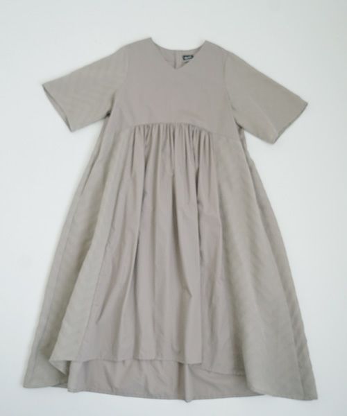 Mochi.モチ.Jacquard dress [greige]